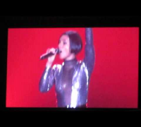 Alicia Keys - Girl on Fire (Santiago, Chile / 23-09-13)
