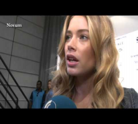 Doutzen Kroes geneert zich voor aandacht