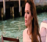 Escenas Románticas de Angelina Jolie  y Johnny Depp  "El turista".wmv
