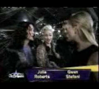 Julia Roberts & Gwen Stefani @ "The Mexican" Premiere (AccessHollywood) - 2001