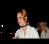 Lindsay Lohan Goes Pantless