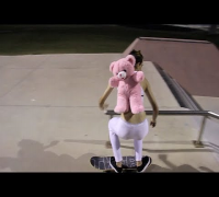 MILEY CYRUS SKATEBOARDING