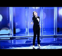 Oscars 2011 Anne Hathaway sings On My Own
