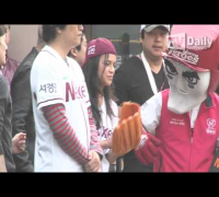 [tvdaily] Hollywood actress Michelle Rodriguez, the korea pro baseball game